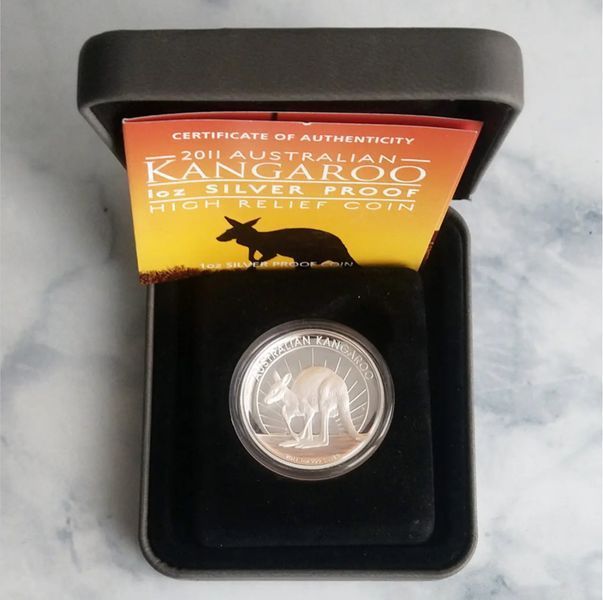 Срібна монета 1 oz &laquo;Австралійський кенгуру&raquo;, Proof, у футлярі з сертифікатом &mdash; фото товару | moneti.com.ua